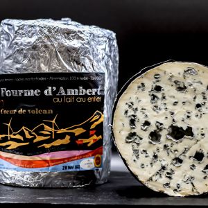 Fourme d’Ambert au lait cru fermière de Coren(très fruitée)