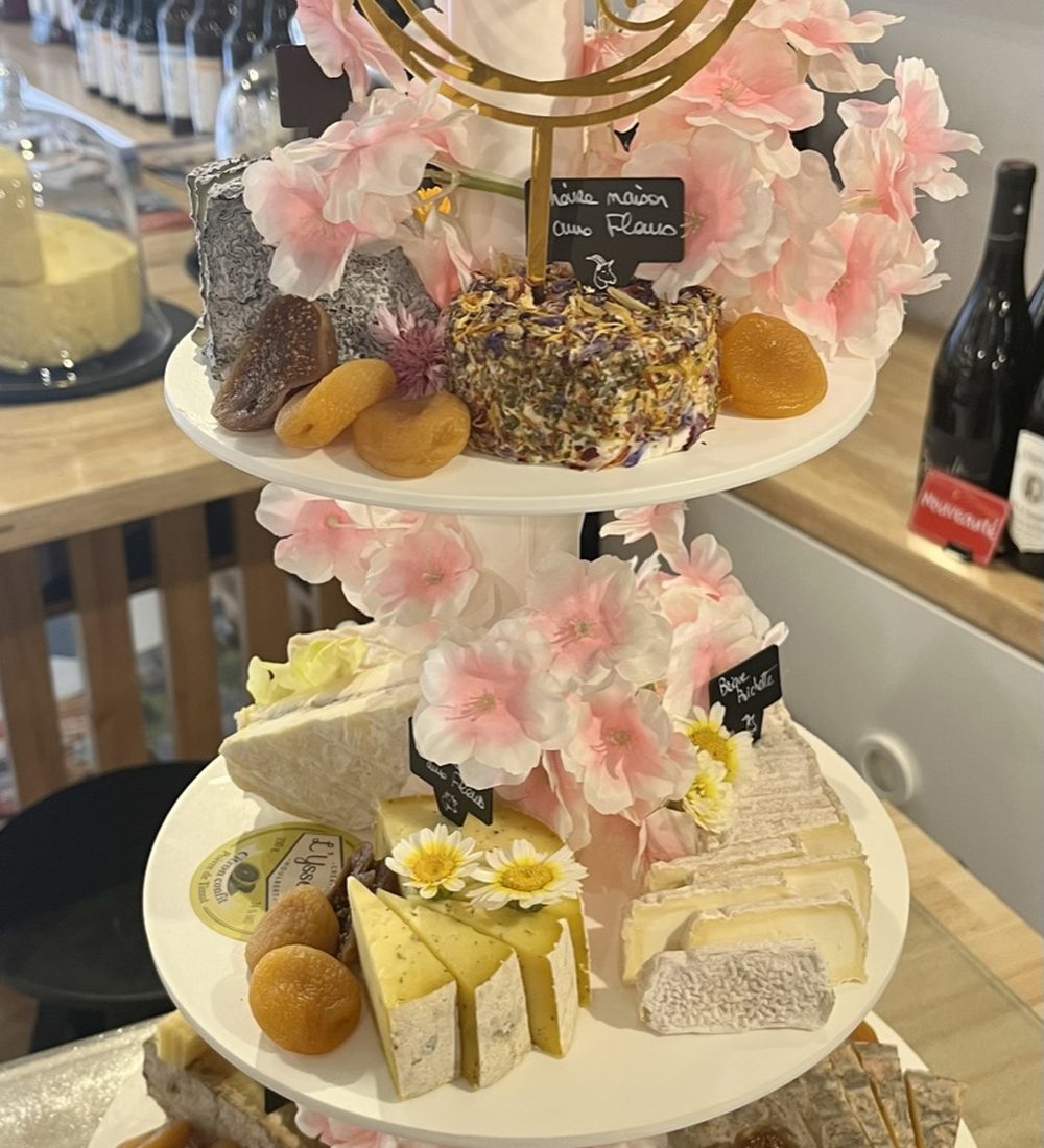 Pièce montée de fromages pour un anniversaire Pièce montée de fromages pour un anniversaire